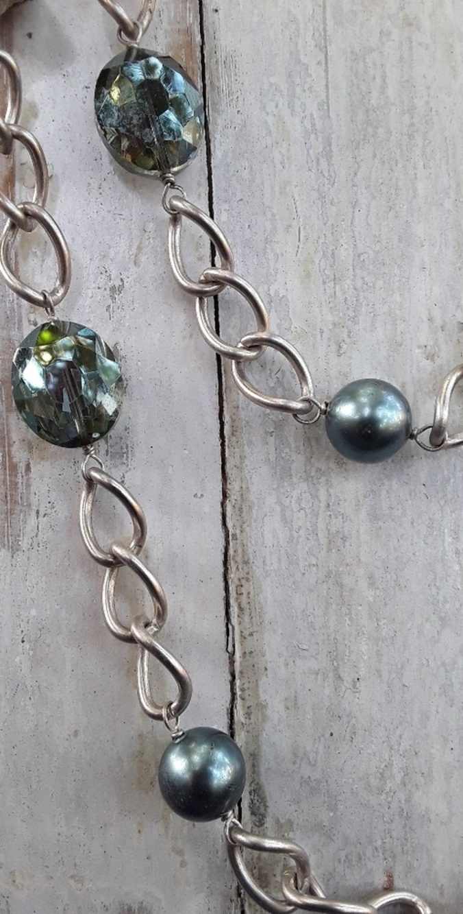 Pearl and crystal necklace - Picture 3 of 4